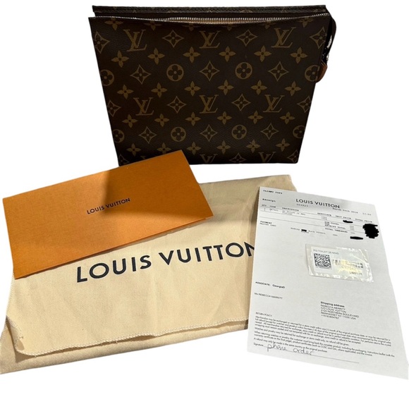 Toiletry 26 Pouch - Louis Vuitton - Picture 3 of 7